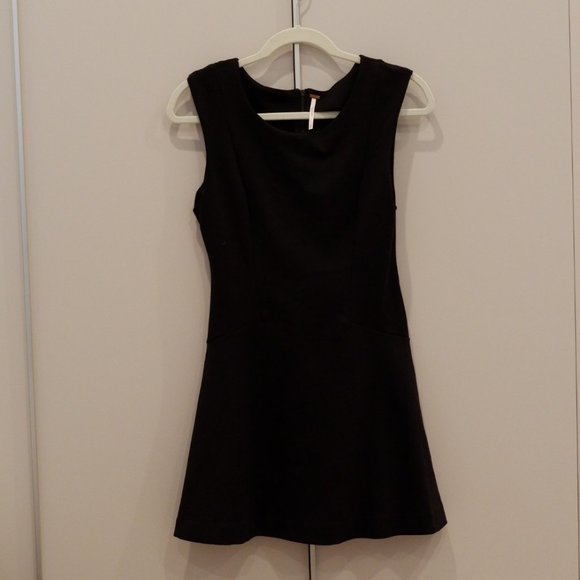 Free People Dresses & Skirts - Free People Black Cotton Dress with Back Zipper.
